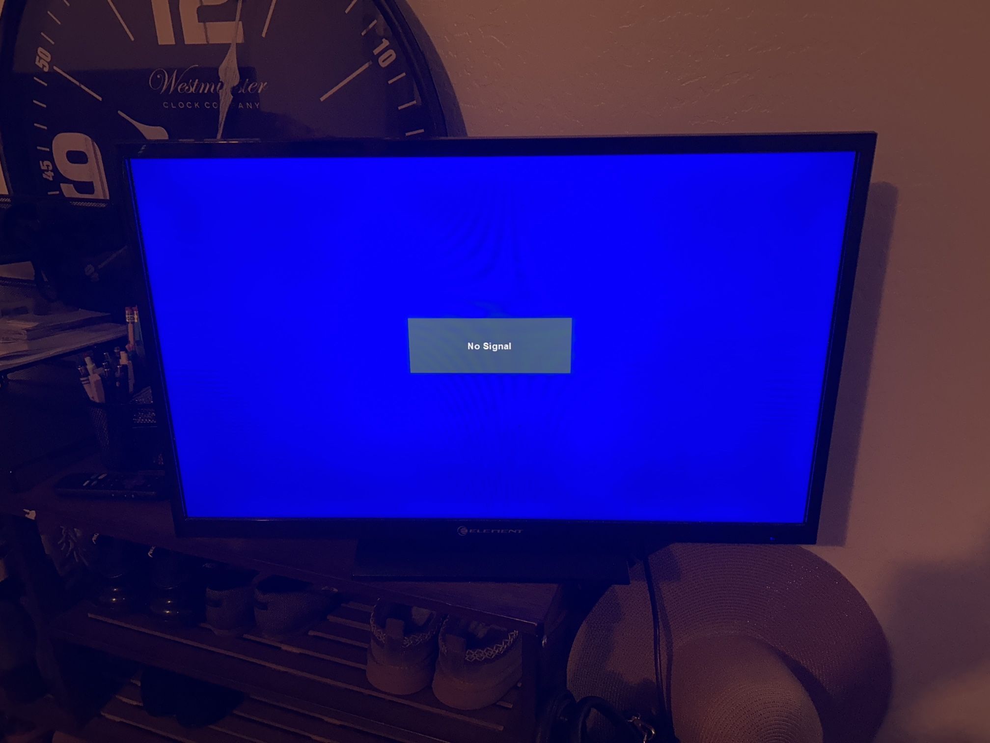 📺 Element Flat Screen TV