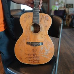 Signature Guitar 
