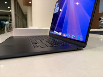 Apple MacBook Air 15” M5 (2026) — 1TB Midnight