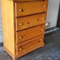 Wooden Dresser 