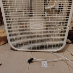 4 Box Fans For sale 
