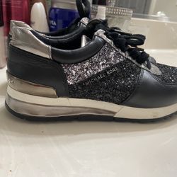 Cute Mk Shoes Size 6