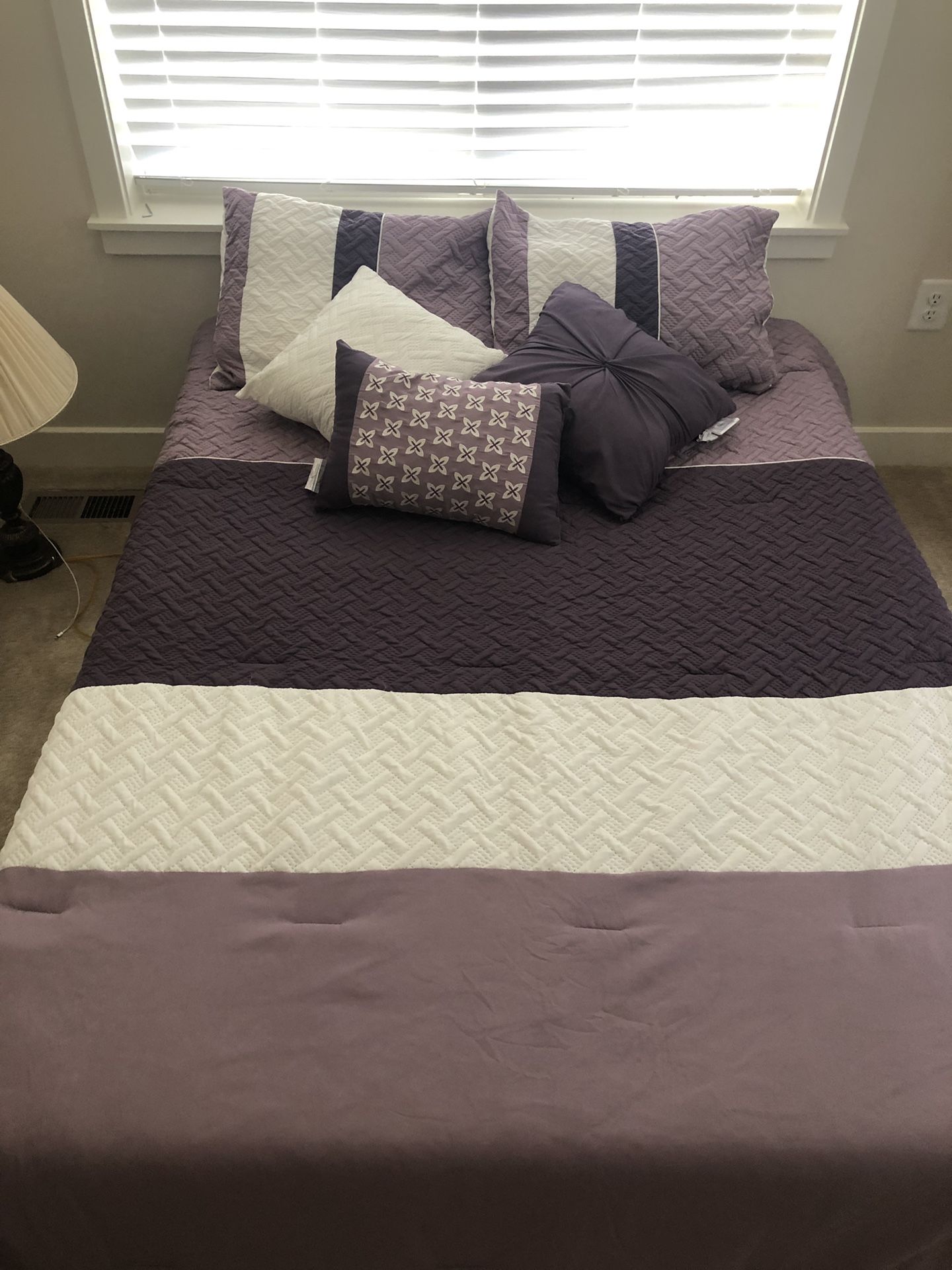 Purple queen comforter set