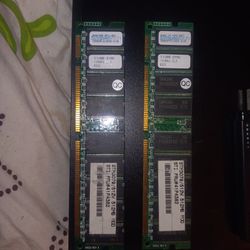 Two Kingston DDR2 512MB RAM sticks