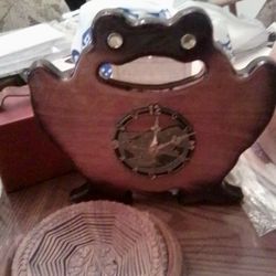 Wood Carved Frog Clock 25.00