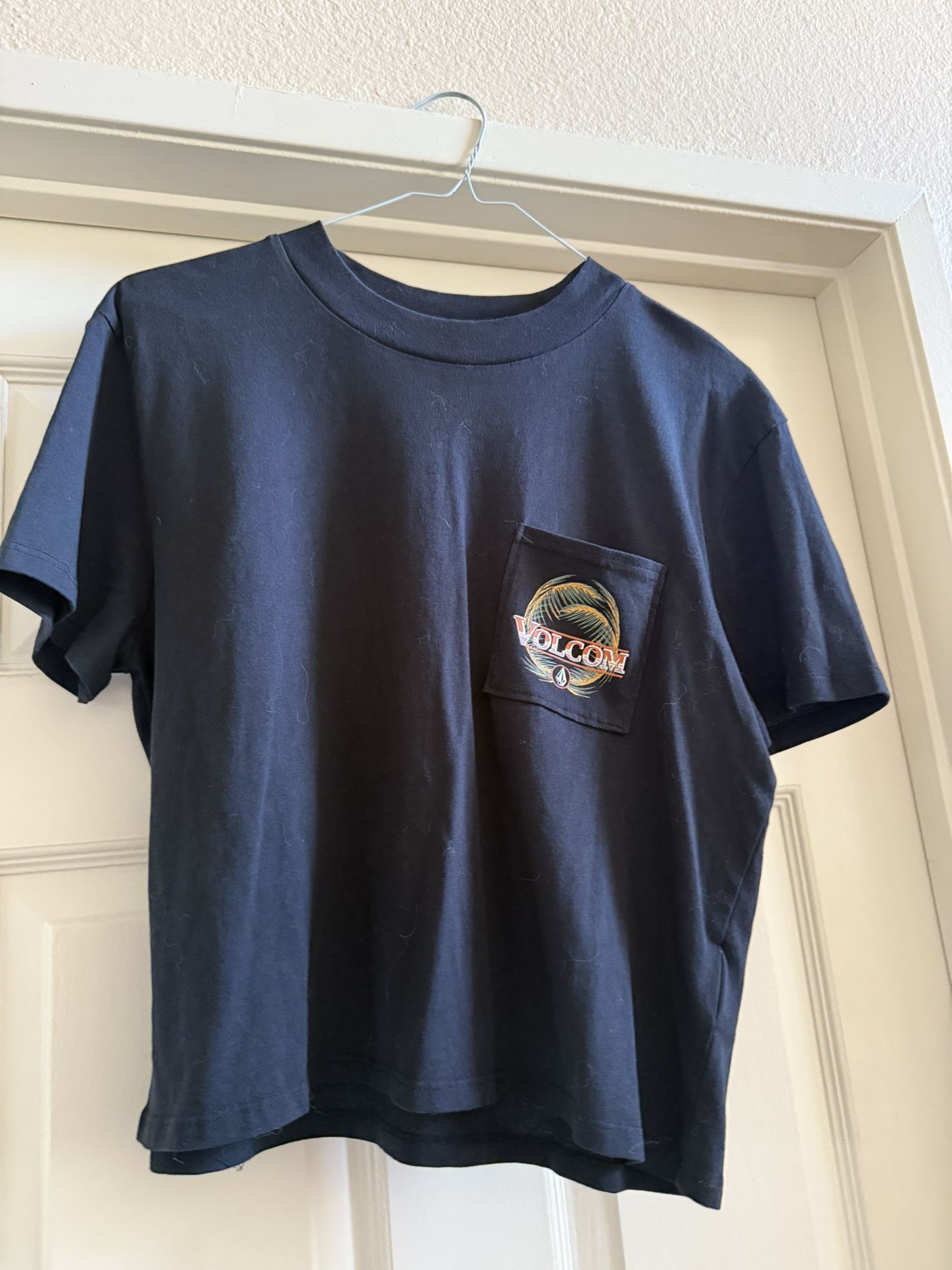 Volcom Women’s Shirt Size Medium