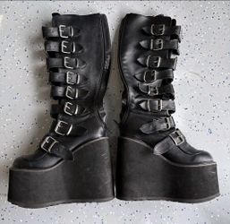 Demonia Trinity Swing 815 Platform Boots Size 6 Black