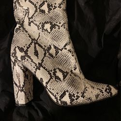 Snake Skin Size 8 High Heel boots