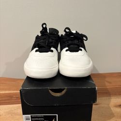 Nike Men's Air Jordan Series Es DN1856-061 Black & White Sneakers Sz 7.5