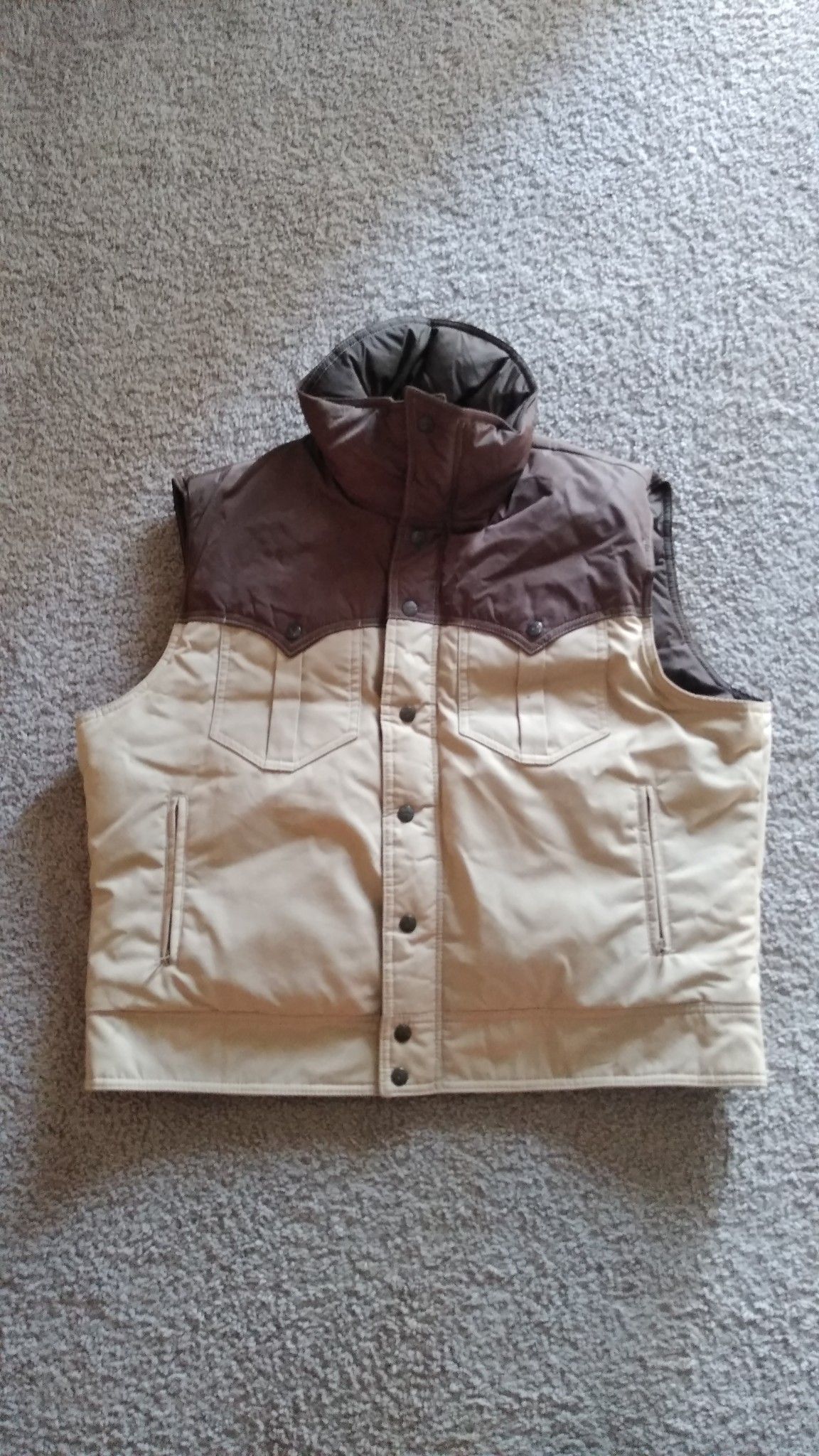 Beautiful Powder Gear Vest Jacket , size XL ( excellent condition )