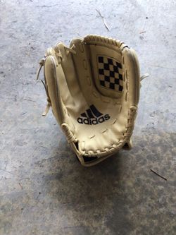 Adidas baseball glove youth mitt 10” left hand