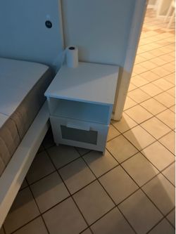 Night stand