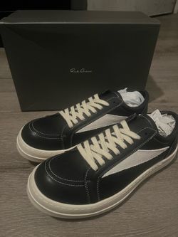 RICK VANS BLACK SIZE 8-12 MEN’S
