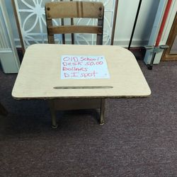 Old Wooden School Desk 25 Dollars Pick Up On Saturday Or Sunday