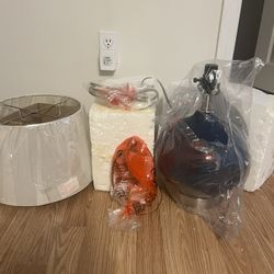 BRAND NEW TABLE LAMP. 💡💡. DARK BLUE WITH BRUSHED NICKEL BASE.  EVERYTHING IS INCLUDED 💡💡.  WAS $75!!  CLEARANCE $25💰💰