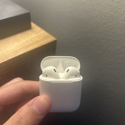 Apple AirPods First Gen