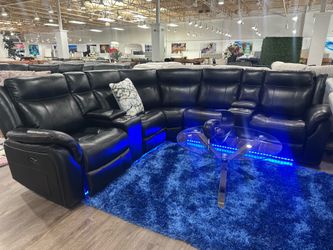 Crazy Deal 🚨Beautiful Black Power Reclining Sectional On Sale $1699