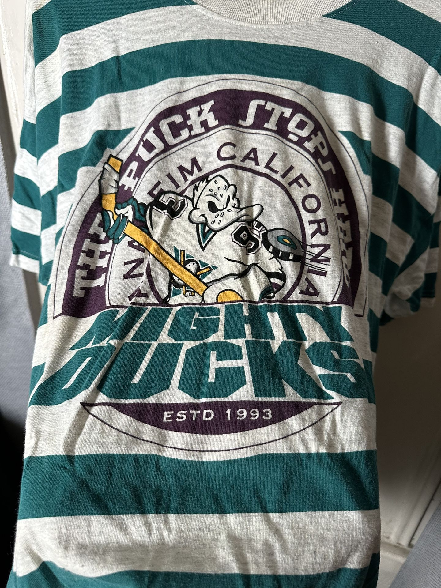 Vintage Anaheim Mighty Ducks T-shirt Size XL Nutmeg Mills for Sale in  Huntington Beach, CA - OfferUp