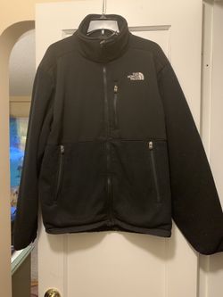 North Face jacket soft with fleece lining