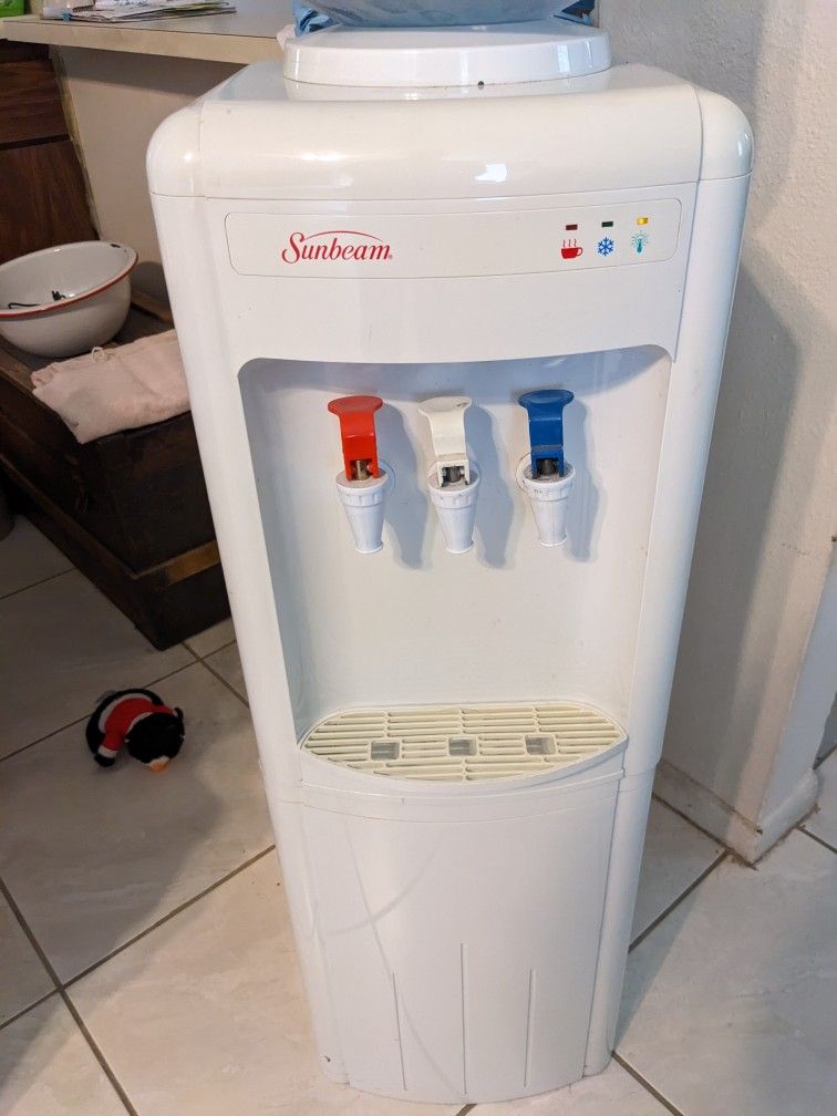 Sunbeam Water Cooler Hot And Cold Water! for Sale in Phoenix, AZ OfferUp