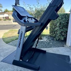 Pro form 5000 Heavy Duty Treadmil With Big Screen and Mat