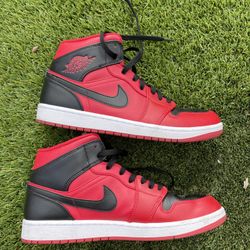 Air Jordan 1 Mid “Reverse Bred”