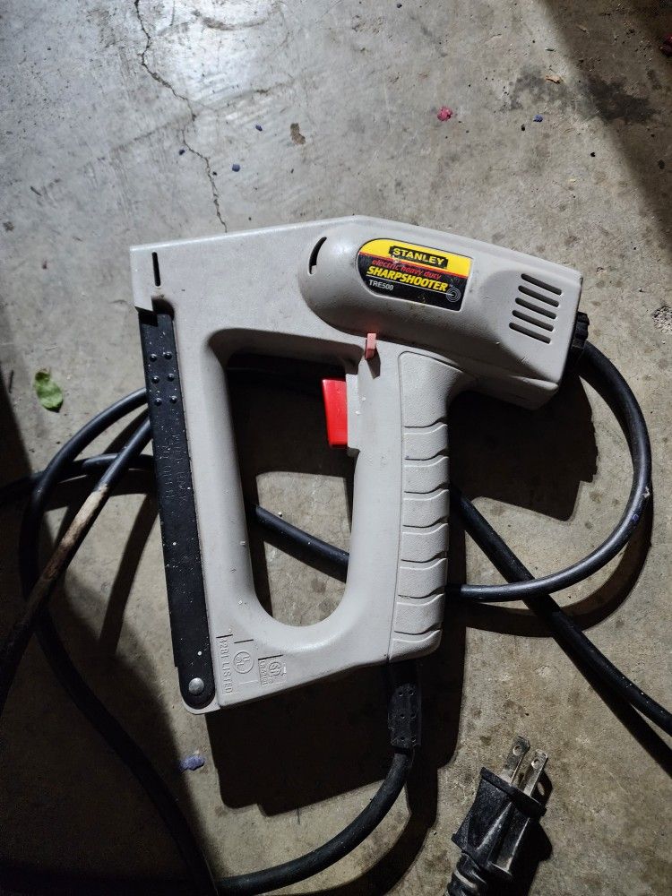 Stanley Sharpshooter TRE500 Heavy Duty Electric Stapler Staple Gun/Staples 