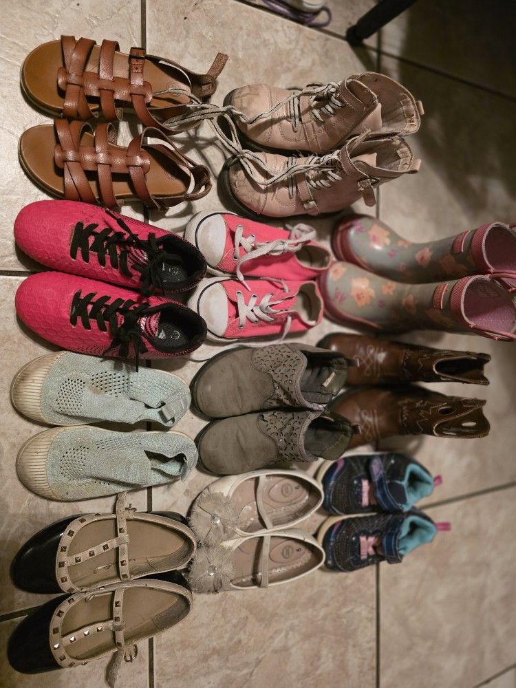 Size 8 And 9 Girl Shoes