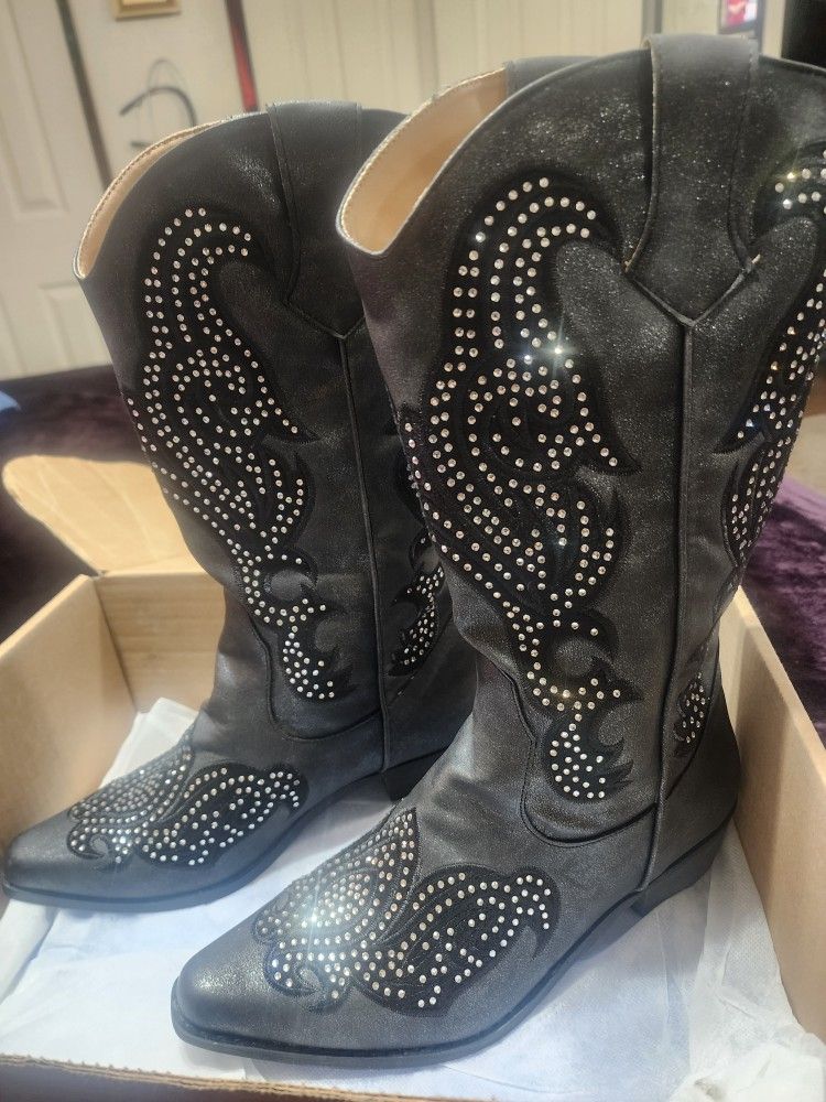 Women’s New Boots!! REDUCED