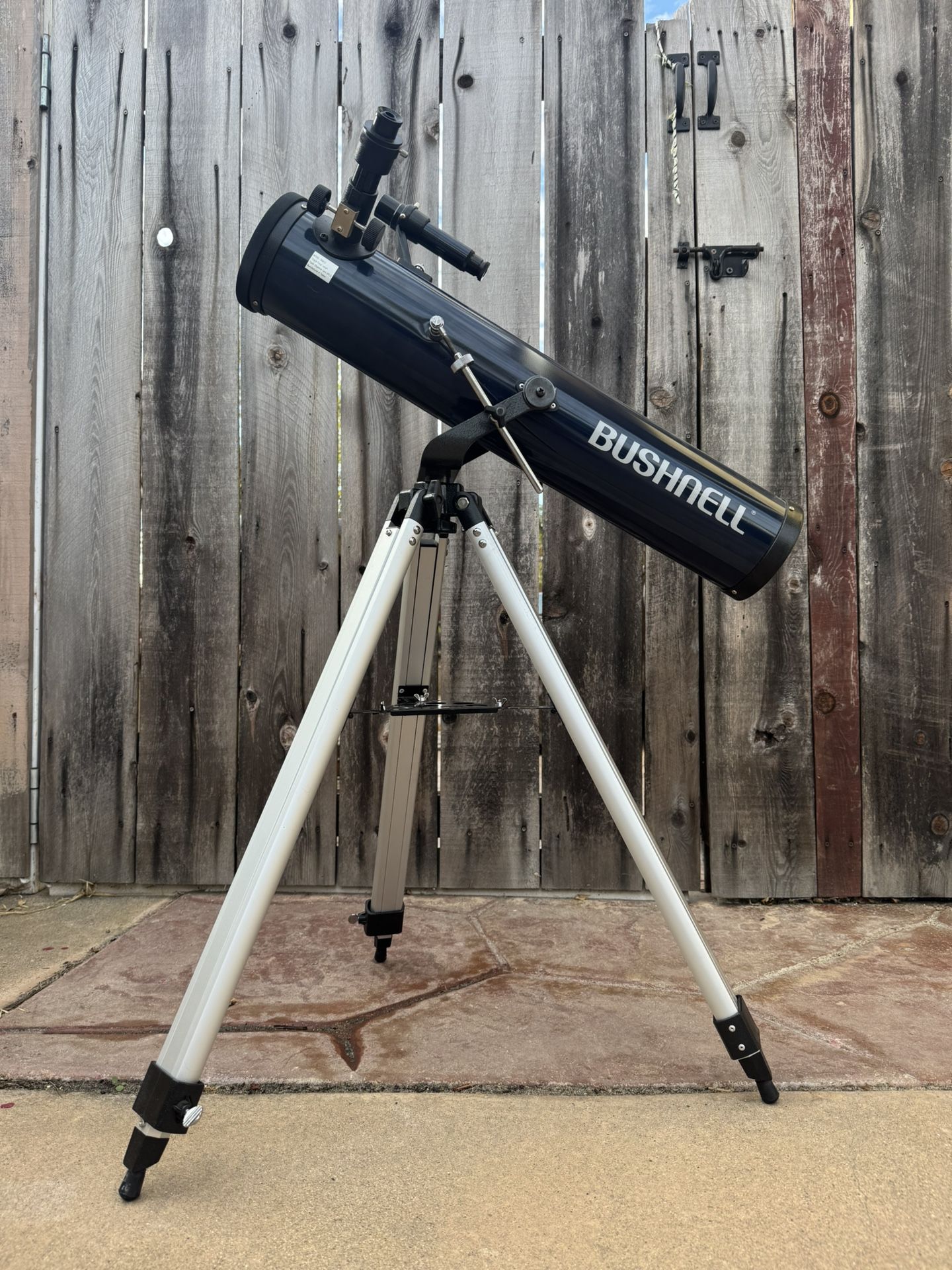 Bushnell Telescope – 700mm Focal Length, 76mm Lens