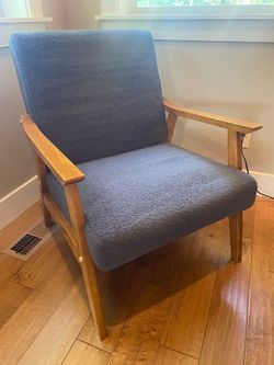 Dark Gray Sherpa Fleece w/ Wood Sitting Chair
