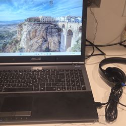 Asus 15" i5 16Ram 128ssd win 11 - logitec headphones camera wifi good battery - ac charger