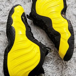 Size 6.5Y Nike Air Foamposite One GS Wu Tang Yellow Black 644791-701.
