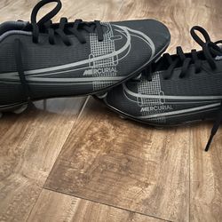 Mike Mercurials Size 7