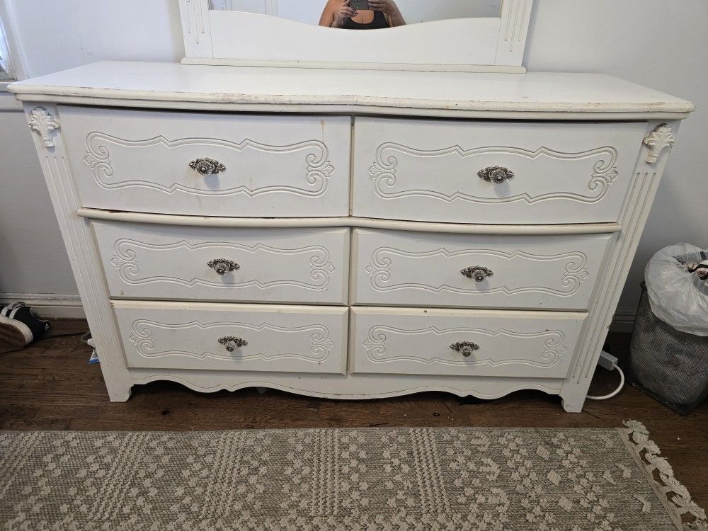 Dresser
