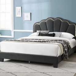Full Bed
Platform Bed W/ Built-In LED Lights

Color: Charcoal
/ Mattress Included 
 🔹️  Cama  Full Size / Colchon Incluido 