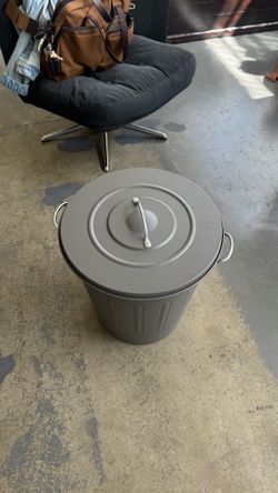 Metal Trash Can (large)