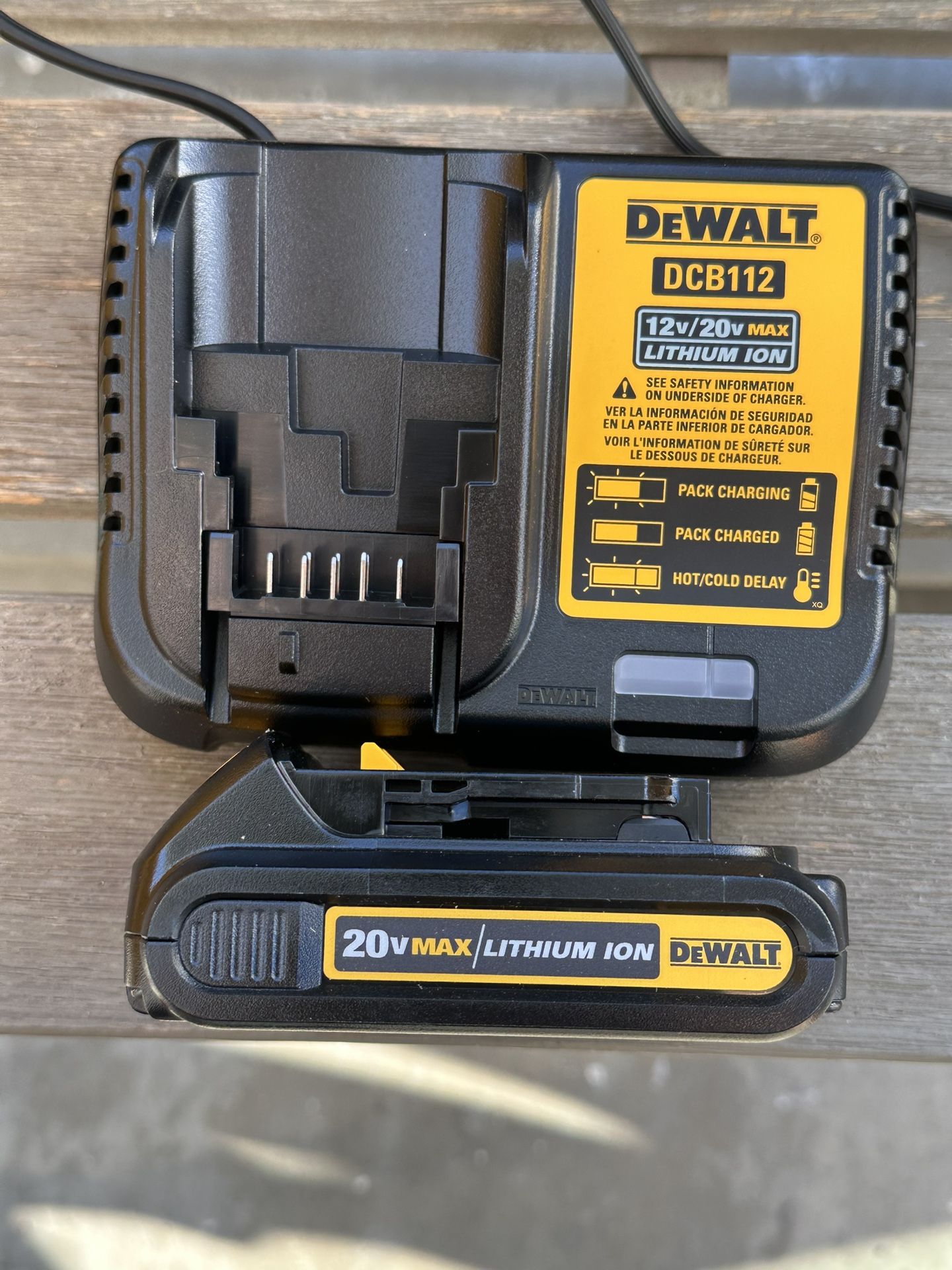 New 20v Dewalt Battery N Charger