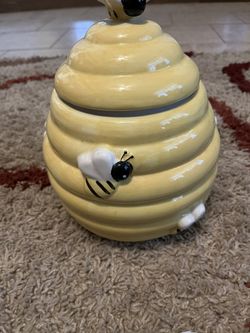Adorable Bee jar