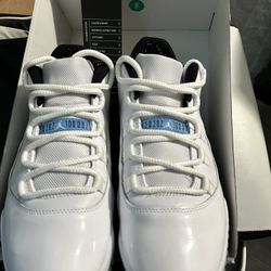 Air Jordan 11 Retro Low Legend Blue  Size 9.5