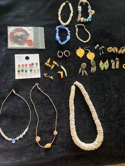 Assorted jewelry
