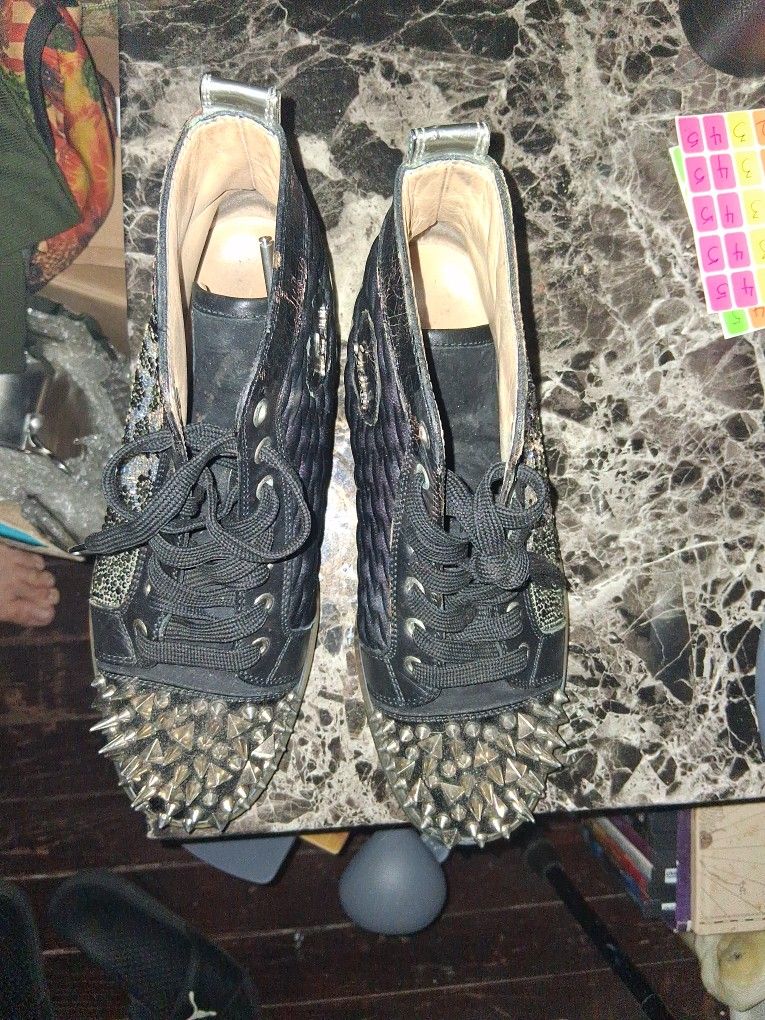 Christian Louboutin 8.5 Mens Shoes