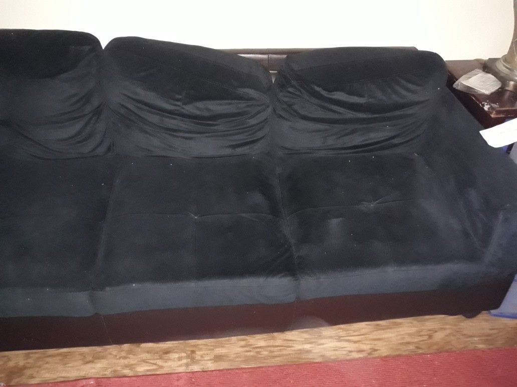 FREE BLACK SECTIONAL