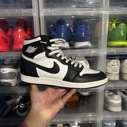 AIR JORDAN 1 "BLACK WHITE" SIZE: 10.5
