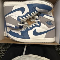 Jordan 1 Blues 
