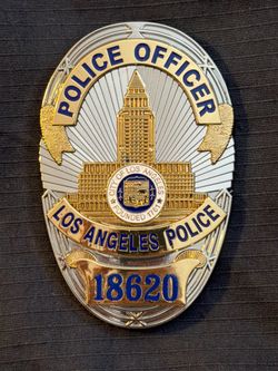 LAPD movie prop badge