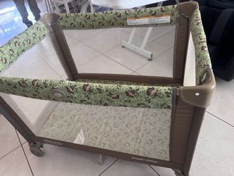 Graco Pack 'n Play Playard