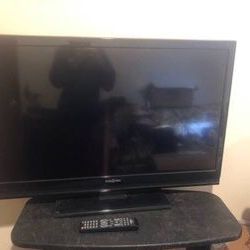 39" Insignia LCD TV NS-39L240A13 1080p 60Hz - HDTV