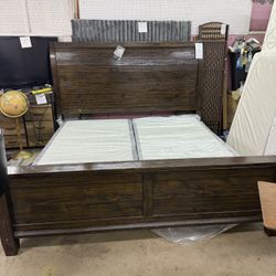 King Size Bed And Box Spring 