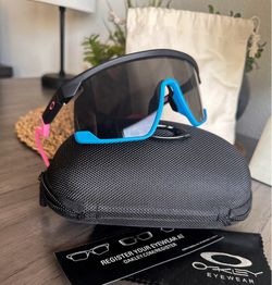 New Oakleys  Box, Pouch Cloth All Included